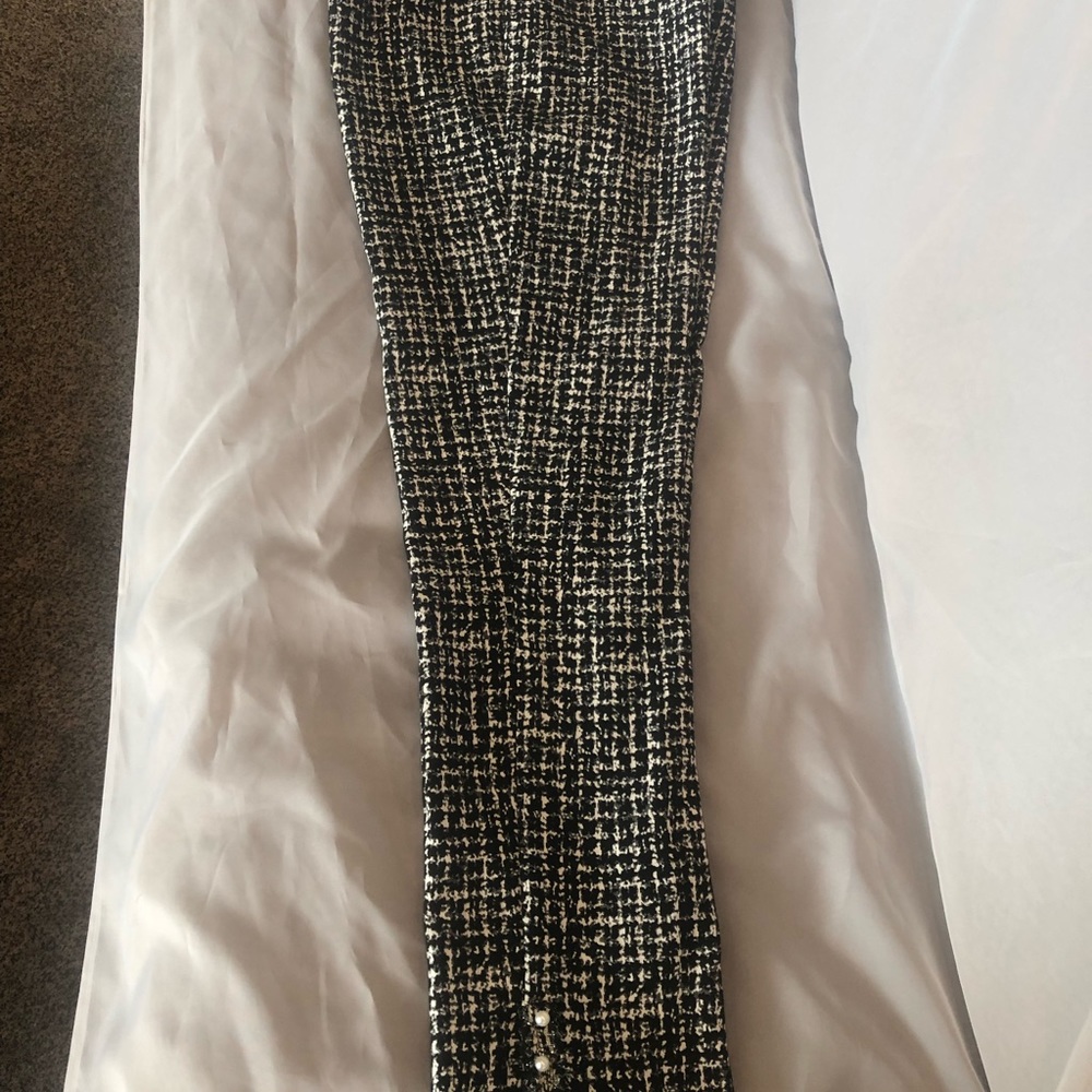Athleisurewear/golf slack , pearl details at ankle